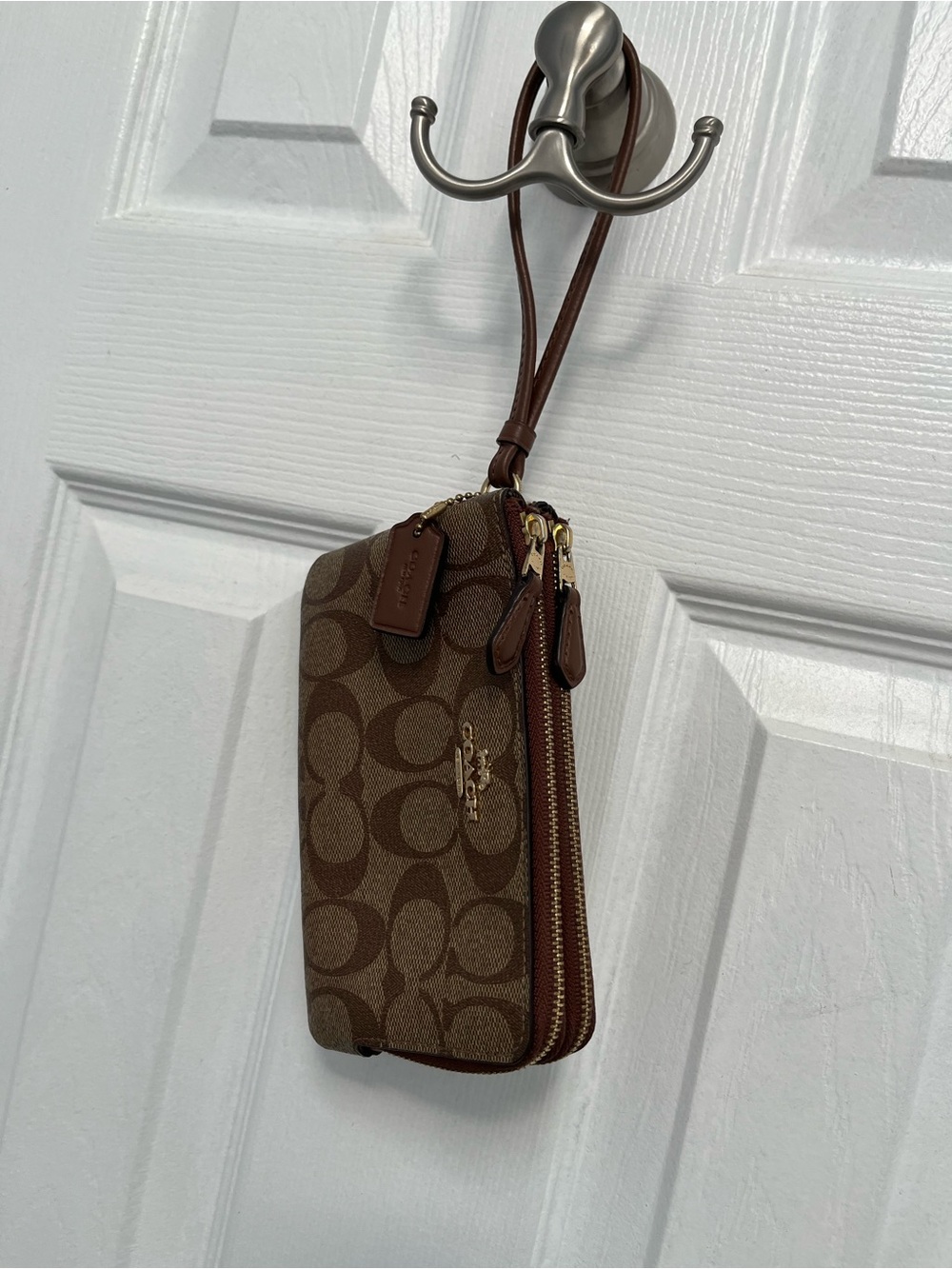 Coach Brown Logo Wristlet Double Zip Wallet Gold Hardware Hangtag F87591